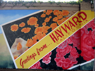 Mural Carnations (Claveles), ubicado en Grand Terrace Sound Wall. Artista: Jean Bidwell.